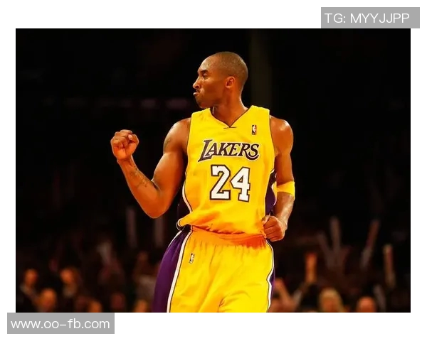 科比在08年奥运首回合展现领导力以使命感撞翻对手大加的传奇瞬间